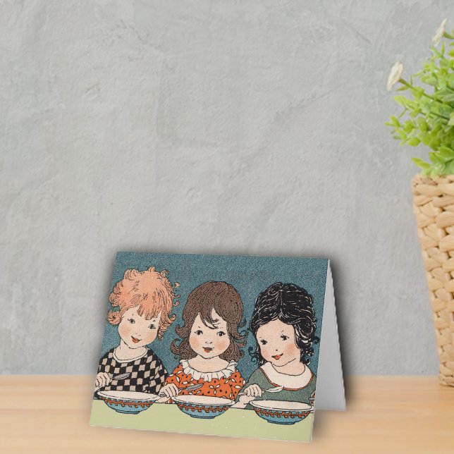 Tre små systrar Notekort Kort (Three sisters different coloured hair sitting at table eating soup on notecards.)