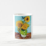 Tre solrosor, Van Gogh Kaffemugg<br><div class="desc">Vincent Willem van Gogh (30 mars 1853-29 juli 1890) var en nederländsk postimponerande målare som tillhör den mest berömd och inflytelserika figurer i den Westerna konsten. På drygt ett decennium skapat han omkring 2 100 konstverk, varav omkring 860 oljemålningar, varav de flesta är från de senaste två åren Hans liv....</div>