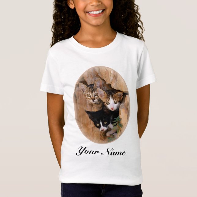 Tre söta nyfikna kattungar tee shirt (Framsida)