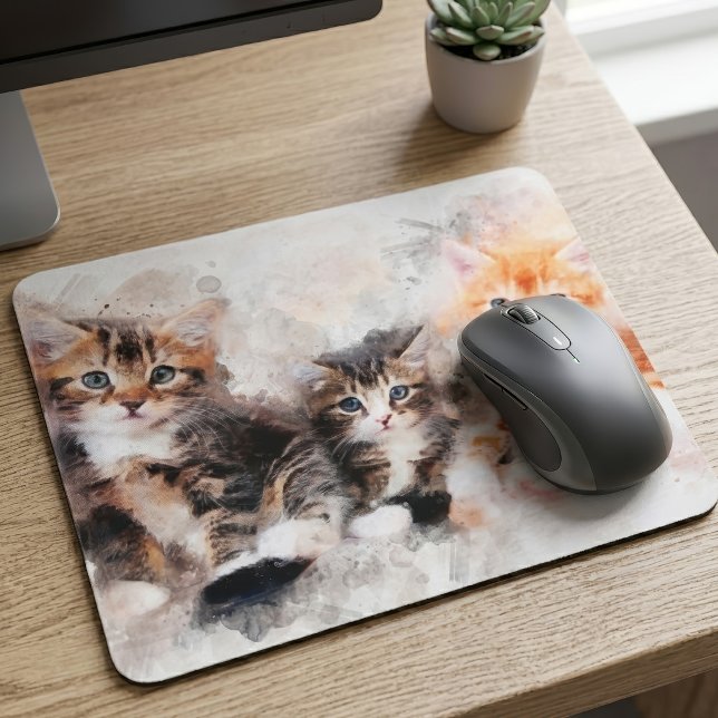 Tre söta och vackra kattungar i akvarell musmatta (Three beautiful and cute kittens watercolor. mouse pad)