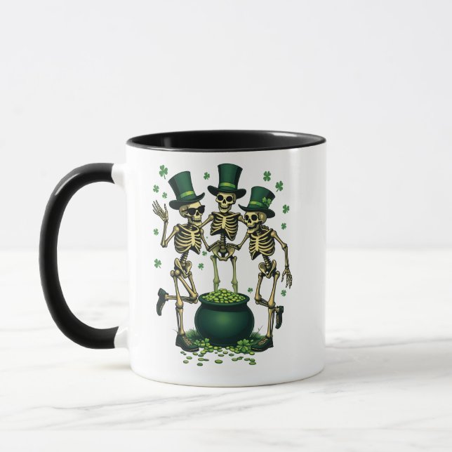 Tre Spooky Halloween Irish Skeleton Dancing Mugg (Vänster)