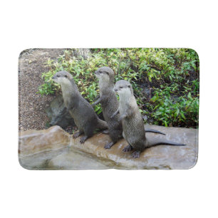 Tre stående Wise-otters, minnesskum Badrumsmatta