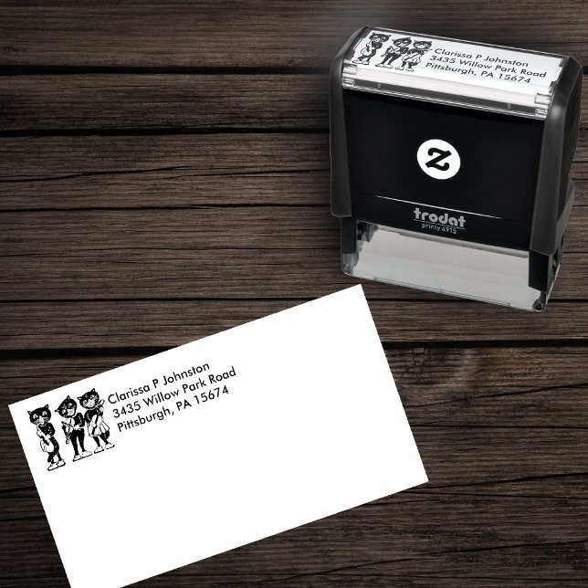 Tre Svarta katter Vita skor som spelar musik Självfärgande Stämpel (Three cat musicians playing musical instruments on self inking return address stamp.)