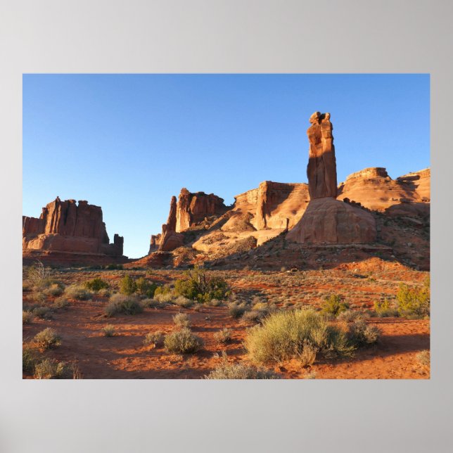 Tre systrar i Arches nationalpark Poster (Framsidan)