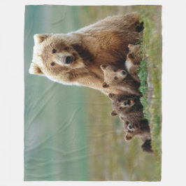 TRE UNGE FÖR ATT ÖKA FLEECEFILT