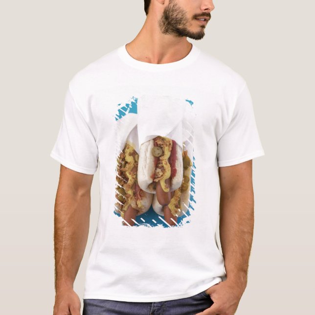 Tre varmkorvar i bullar t-shirt (Framsida)