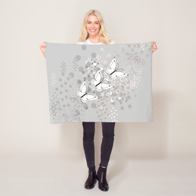 Tre vita fjärilar fleecefilt (På plats)