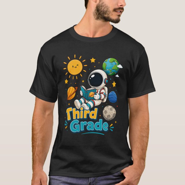 Tredje Klass Astronaut Rymd Planeter Läsning Ävent T Shirt (Framsida)