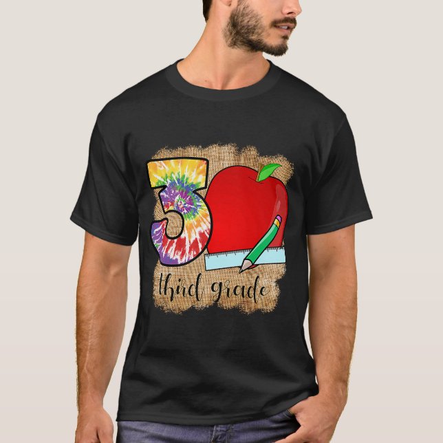 Tredje Klass-läraren Apple Heart Kärlek Tie Dye Te T Shirt (Framsida)