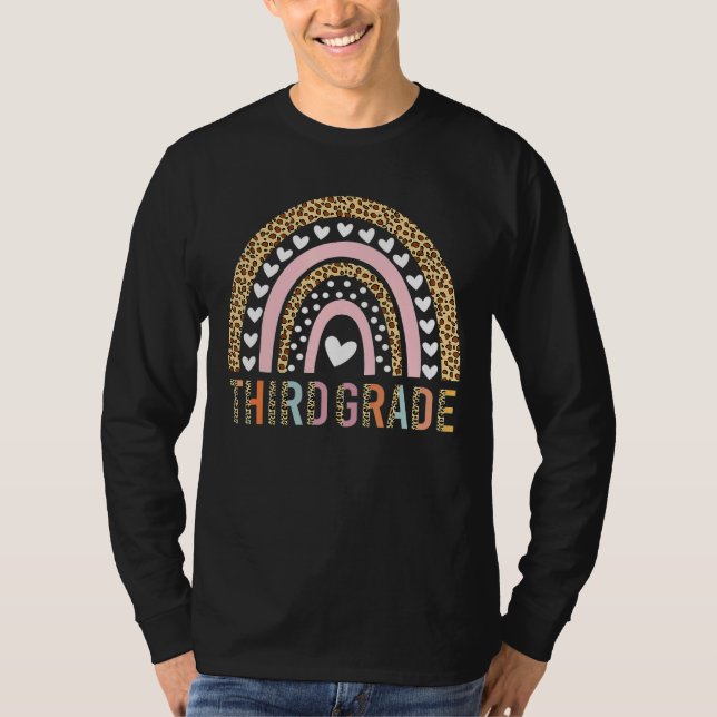 Tredje Klass-läraren Leopard Rainbow 3rd Klass Tea T Shirt (Framsida)
