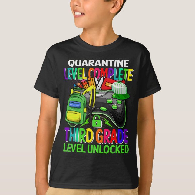 Tredje Klass-nivån olåst T-Shirt (Framsida)