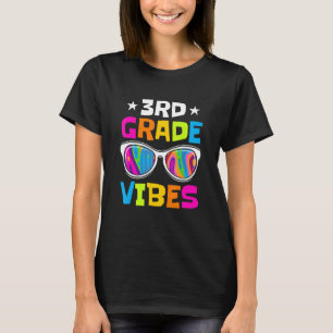 Tredje Klass Vibes Sunglass Back to school T Shirt