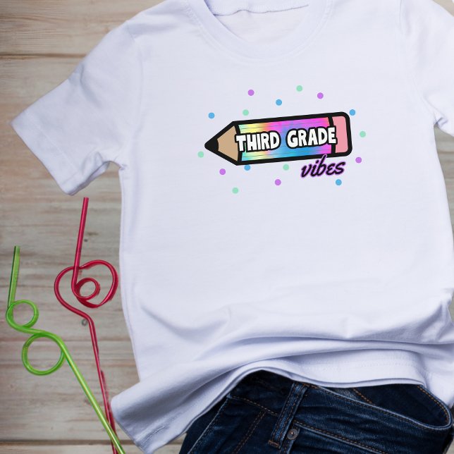 Tredje Klass Vibes T Shirt (Skapare uppladdad)