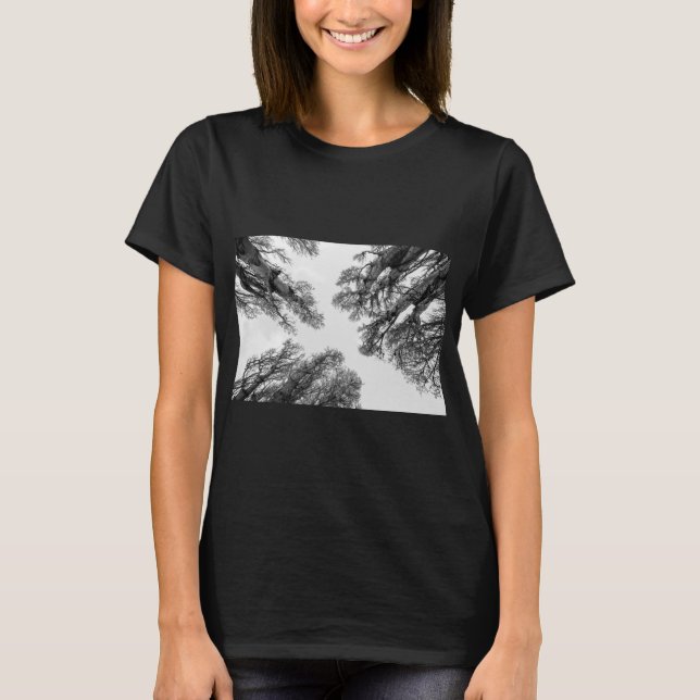 Trees reaching to sky t shirt (Framsida)