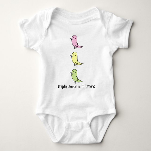 Trefaldigt hot av Cuteness T-shirt (Framsida)