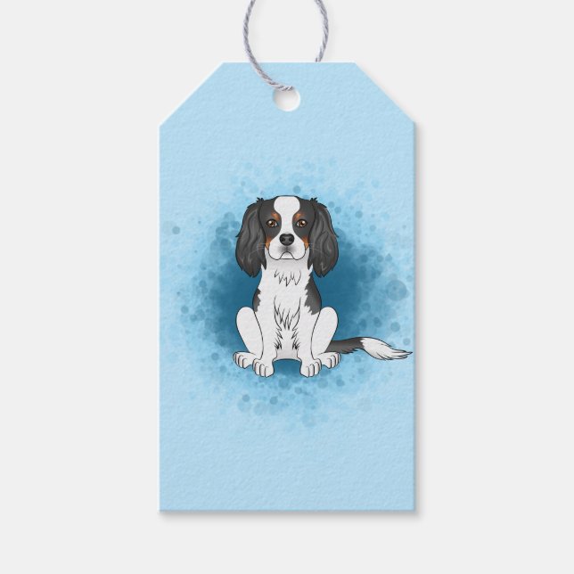 Trefärgad Cavalier King Charles Spaniel Hund På Bl Presentetikett (Framsidan)