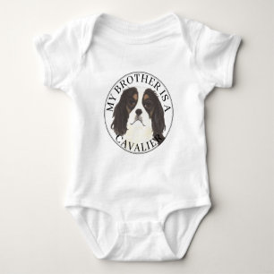 Trefärgad Cavalier King Charles Spaniel Storebror T Shirt