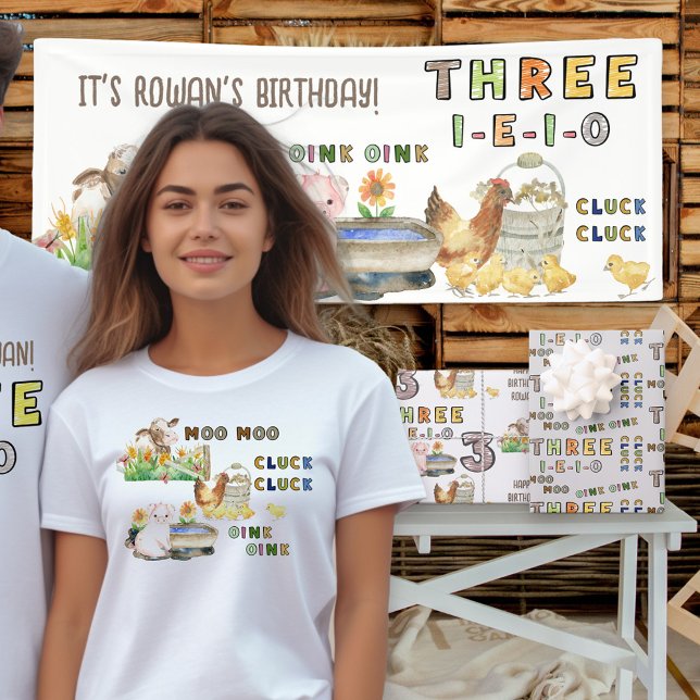 Trei-e-i-o-gård, 3:e födelsedagsföräldern t shirt (Mom t-shirt for child's 3rd birthday with three-i-e-i-o farm theme)