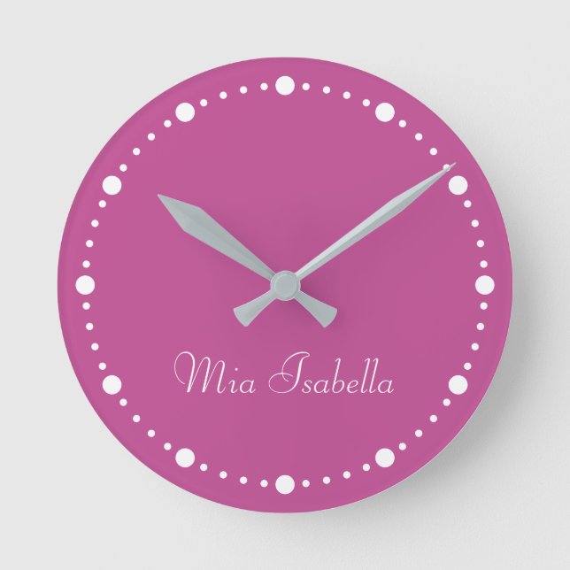 Trend Färg Berry Rosa White Dots Namn Round Clock  Rund Klocka (Framsida)
