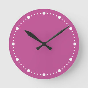 Trend Färg - Berry Rosa White Dots Round Clock Rund Klocka