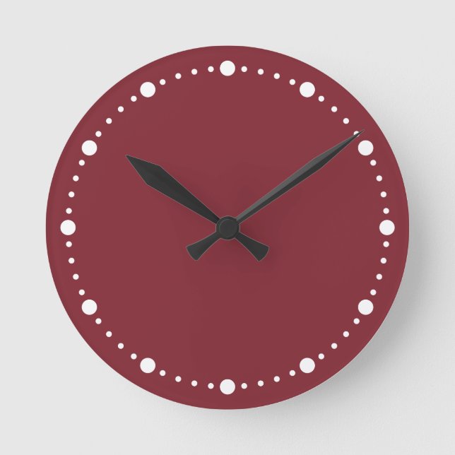 Trend Färg - Crimson Red White Dots Round Clock Rund Klocka (Framsida)