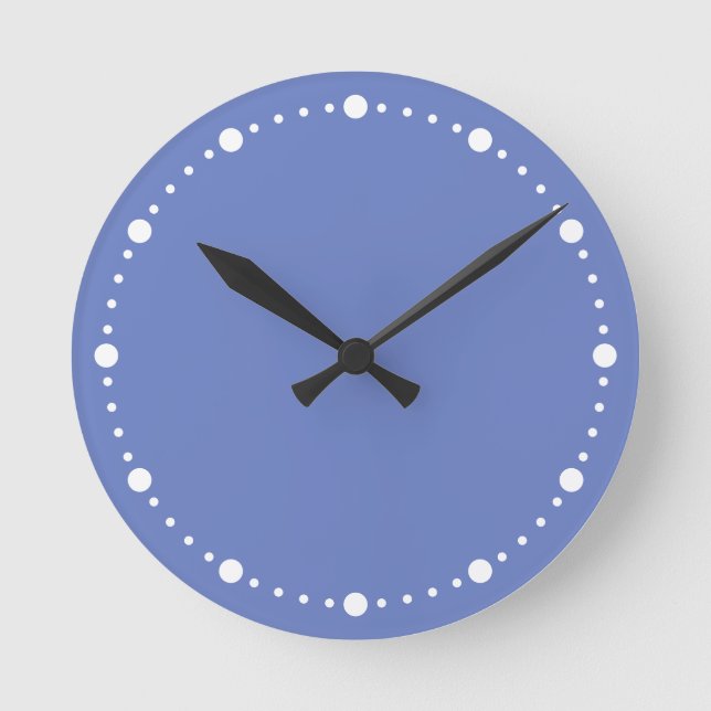 Trend Färg - Jewel Blue White Dots Round Clock Rund Klocka (Framsida)