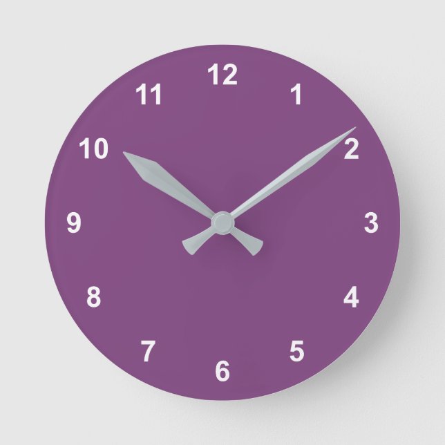 Trend Färg - Plum Lila Round Clock med siffror Rund Klocka (Framsida)