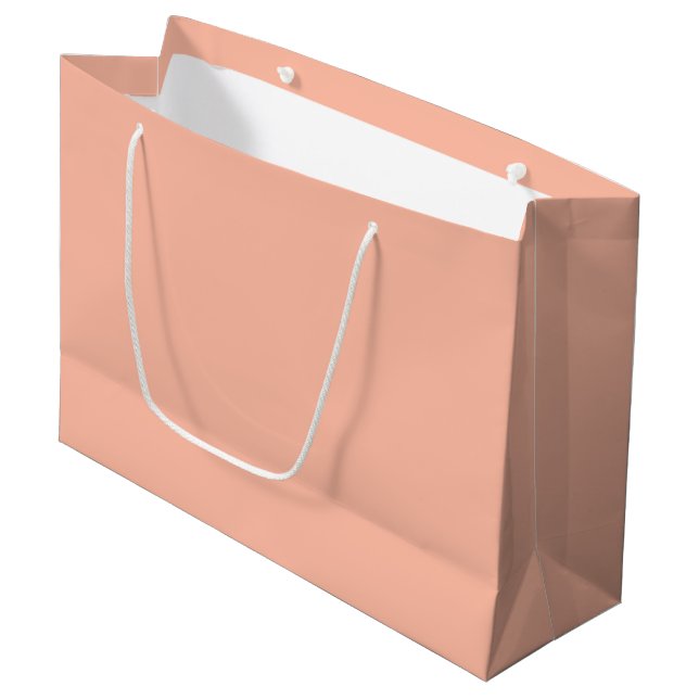 Trend Färg - Soft Peach Large Gift Bag (Framsidan Vinklad)