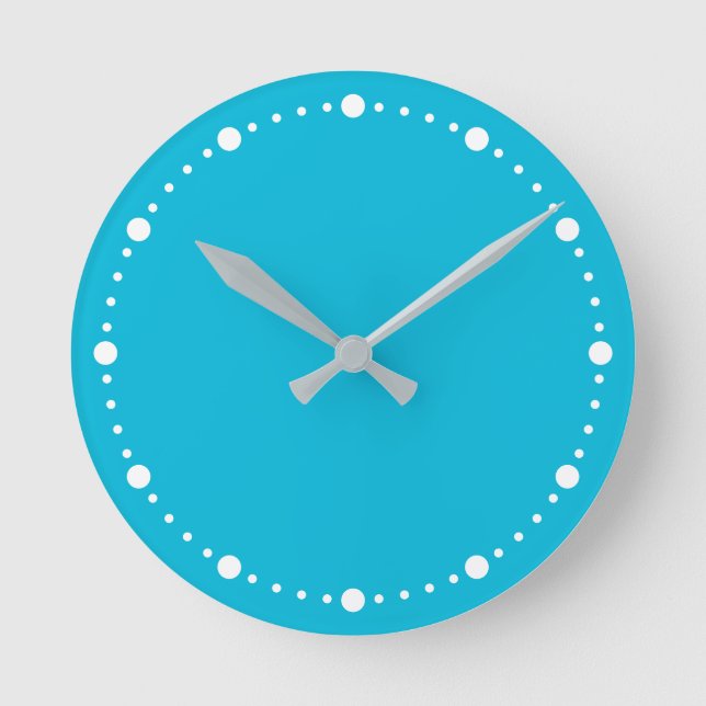 Trend Färg - Vivid Cyan White Dots Round Clock Rund Klocka (Framsida)