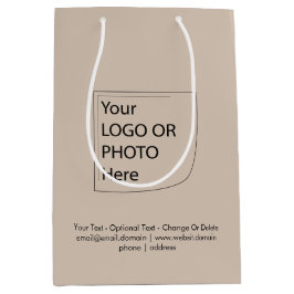 Trendfärg - Mjuk Taupe Medium Logotyp Presentpåse