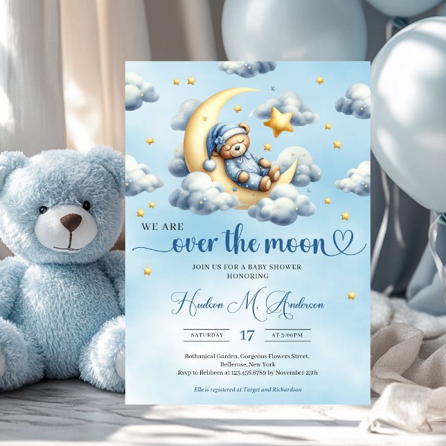 Trendig baby ligger och sover över guld måne inbjudningar (we are over the moon - boy baby shower invitation with teddy bear)