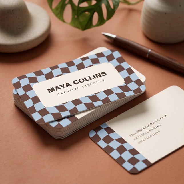 Trendig Blå Brun Vågig Rutig Visitkort (Simulated business cards on table)