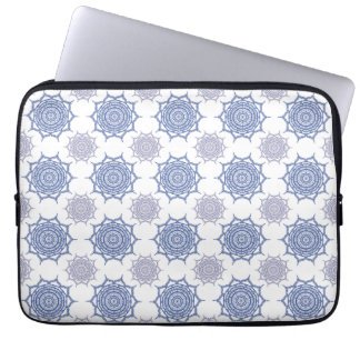 Trendig Boho Winter Blue, White Mandala Mönster Ze Laptop Fodral
