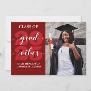 Trendig Calligraphy Mörk Red Photo Studenten Inbjudningar