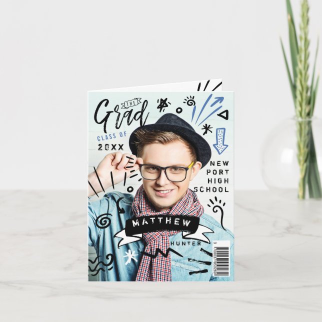 Trendig Doodle Sketch Magazine Cover Boy Grad Inbjudan (Framsida)