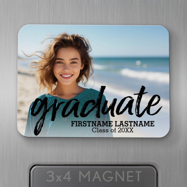 Trendig examensfoto med borstad textning magnet (Personalized fridge magnet - add photos and custom text)