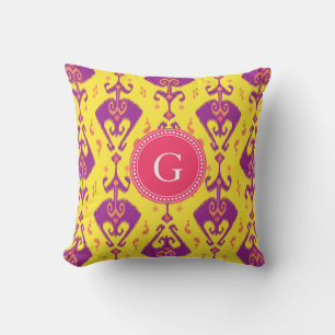 Trendig flickig gul ikat tribal mönster monogram kudde