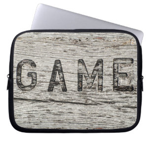 Trendig GAME Engraved Rustic Wood Laptop Fodral