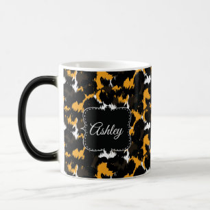 Trendig Gepardtryck Monogram med Kul Splash Magisk Mugg