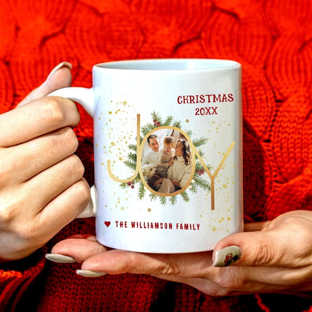 Trendig glädje tallgrenar krans jul foto kaffemugg (Skapare uppladdad)
