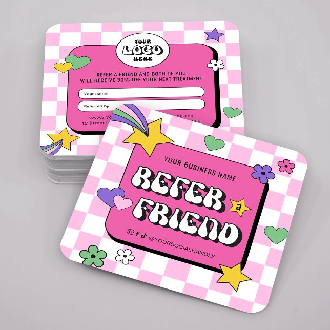 Trendig Groovy Retro Referera till ett vänligt för Rabattkort (Trendy retro style Refer a Friend business cards featuring groovy fonts & girly pink design)