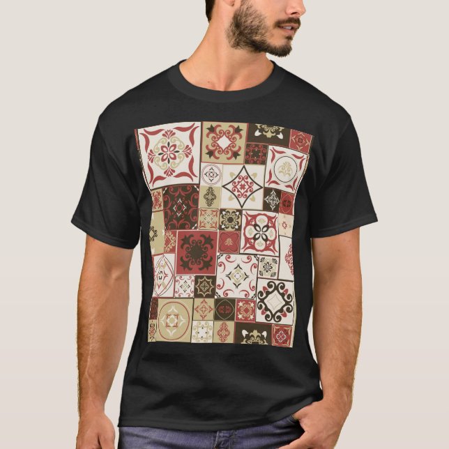 Trendig Marsala Moroccan Tile Mönster T Shirt (Framsida)