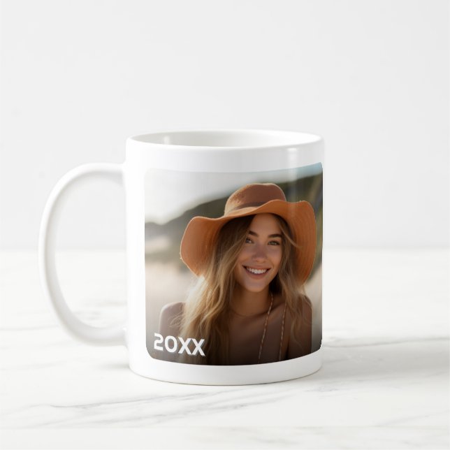 Trendig Minimalistisk Fotodesign med År Kaffemugg (Vänster)