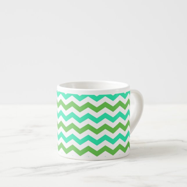 Trendig, modern frisk grön chevron espressomugg (Framsida höger)