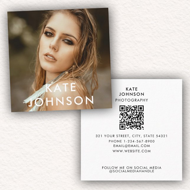 Trendig Modern Fullt Photo QR Code Social Media Fyrkantigt Visitkort (Trendy Modern Full Photo QR Code Social Media Square Business Card)