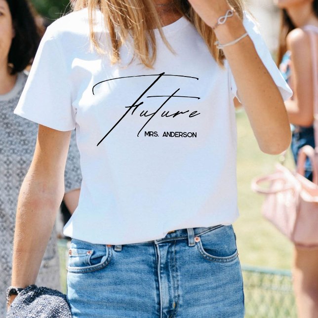 Trendig & Modern 'Future Mrs.' T-shirt med text (Skapare uppladdad)