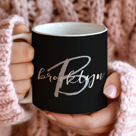 Trendig monogram i svart, vit och grå kaffemugg
