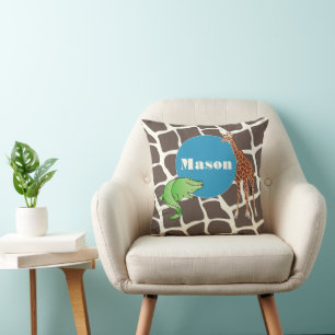 Trendig Monogram Stylized Giraffe Mönster Pillow Kudde