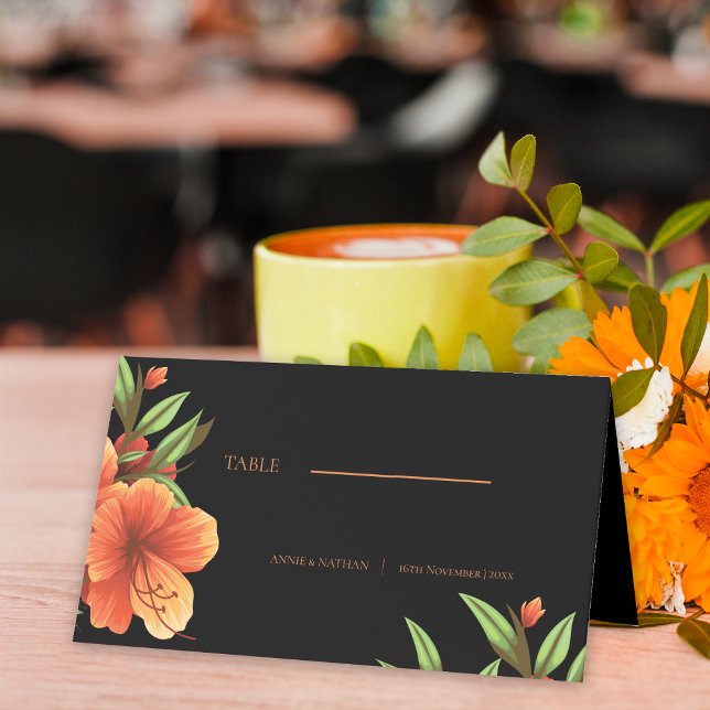 Trendig Mörk Moody Orange Blommigt Bröllop Placeringskort (Trendy Dark Moody Orange Floral Wedding Place Card)