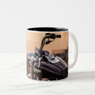 Trendig Motorcykelskrot med två ton kaffe Mugg